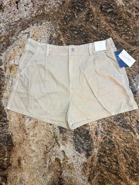 Universal Thread Light Khaki High-Rise Pleated Shorts